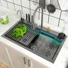 Nouvel évier de cuisine en acier inoxydable avec cascade – vue 4