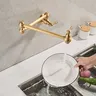 Robinet mural pivotant pour lavabo de cuisine moderne – vue 3