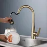 Robinet de cuisine extractible en or brossé – vue 4