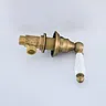 Robinet de commande mural en laiton antique – vue 6