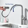 Robinet de centre commercial d'eau chaude et froide à… – vue 4