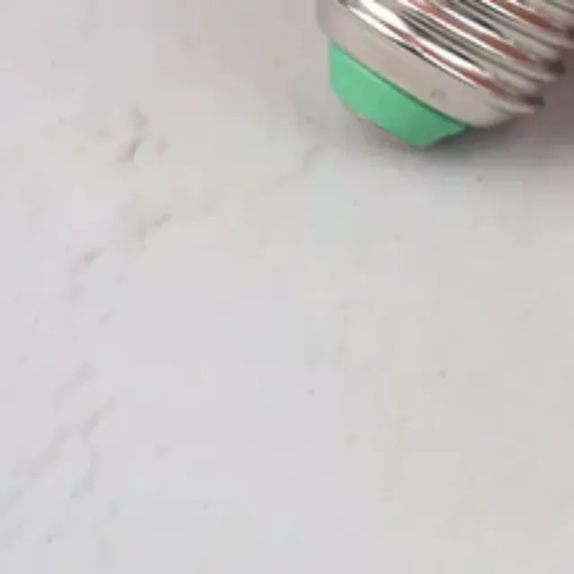 Ampoule LED 220V E27