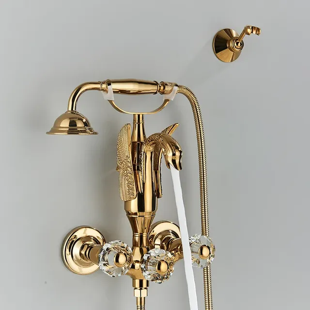 Robinet de baignoire de luxe en forme de cygne doré – vue 2