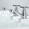 Robinet de salle de bains chromé de qualité supérieure – vue 3