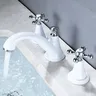 Robinet d'eau chaude et froide à double poignée – vue 4