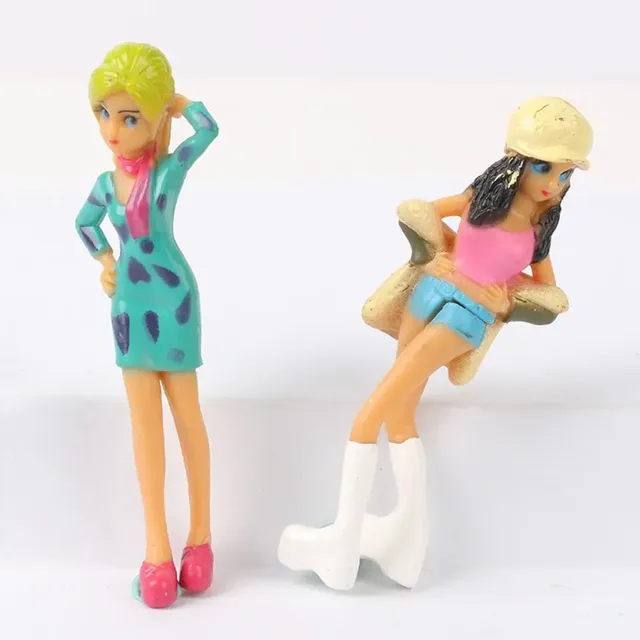 Figurines de belles filles en PVC – vue 2