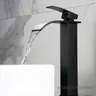 Robinet noir avec tuyau pour salle de bain Lababo – vue 4