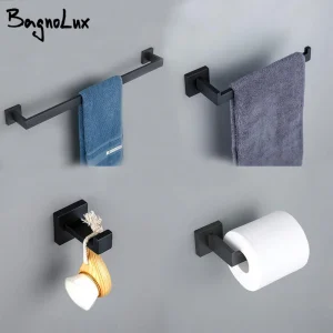 ensemble accessoires salle bain quatre pièces inoxydable noir mat design carré minimaliste montage mural plaques fixation gain place entretien facile