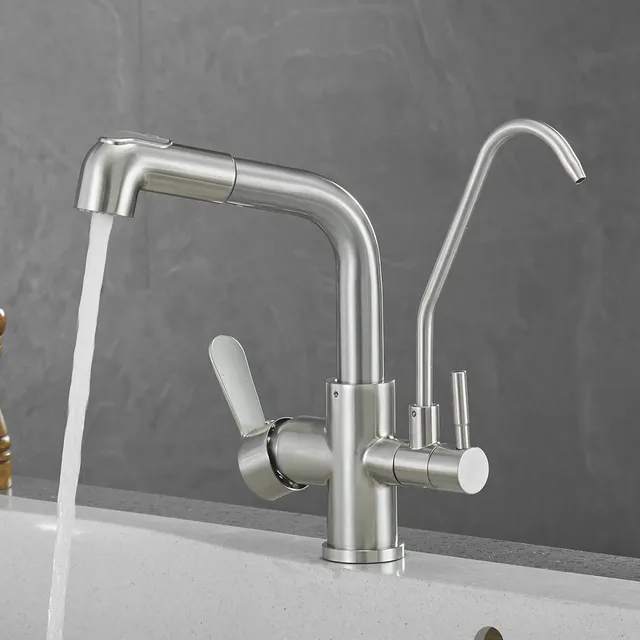 Robinet d'évier de cuisine avec filtre tactile en laiton – vue 2