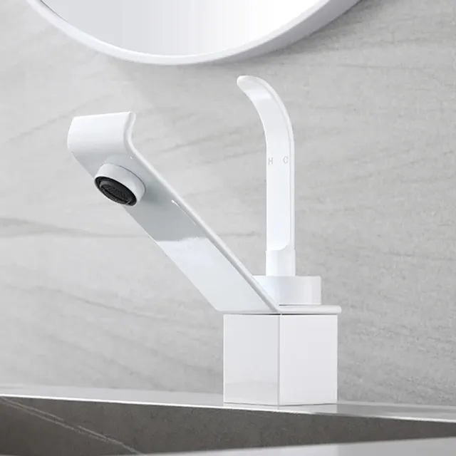Robinet de lavabo doré – vue 4