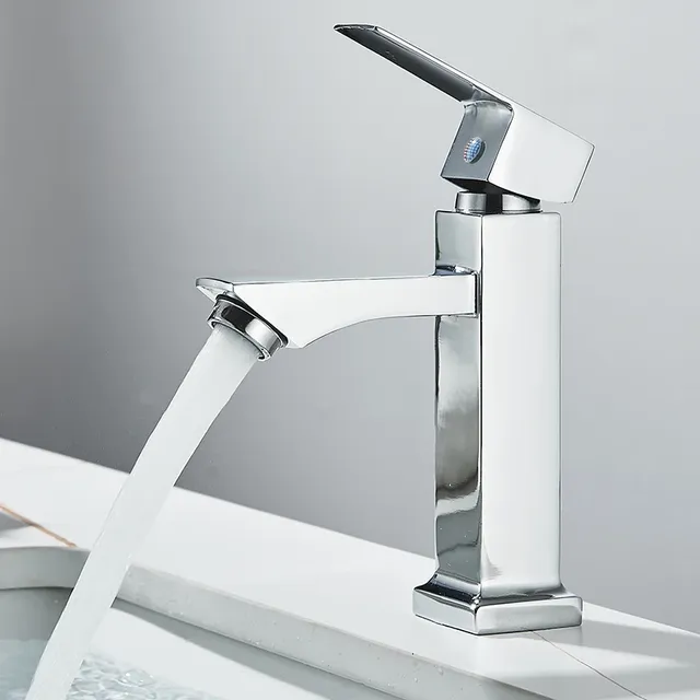 Bassin d'eau froide simple monté sur le pont – vue 4