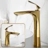 Robinet de lavabo en feuille d'érable dorée – vue 2