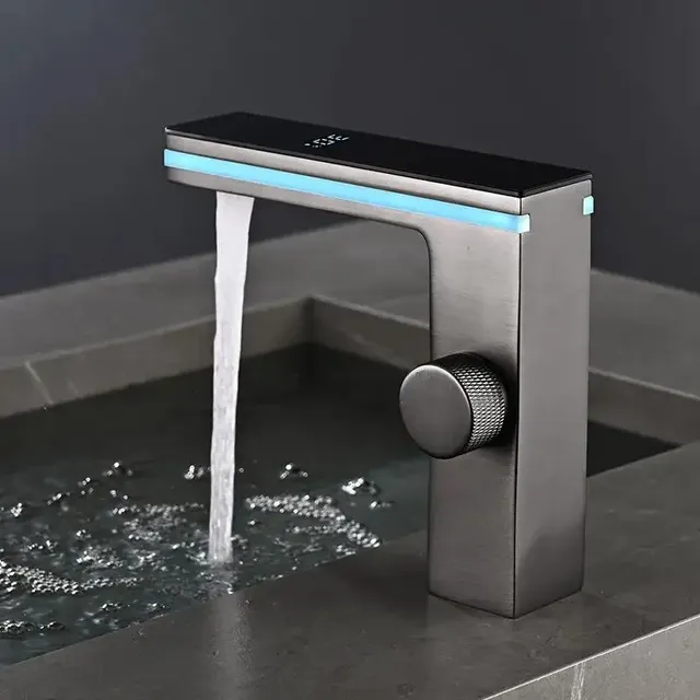 Robinet de lavabo de salle de bains à affichage numérique – vue 5