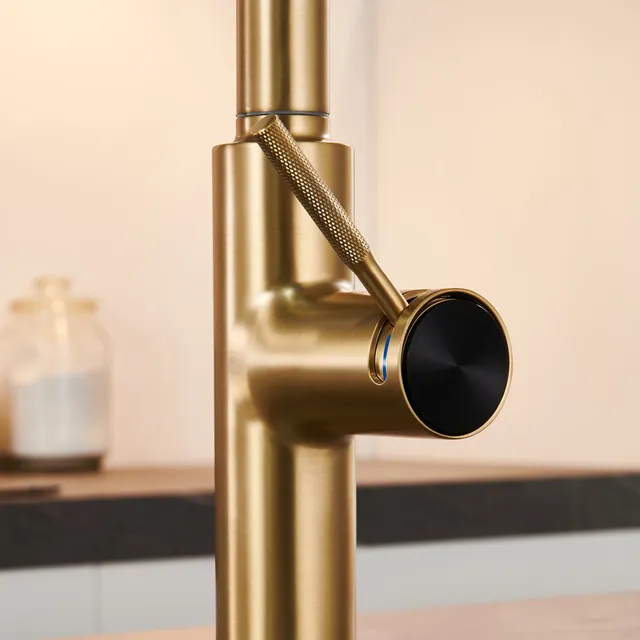 Robinet de cuisine de luxe en or brossé avec design… – vue 3