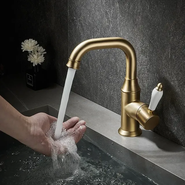 Robinet de lavabo robinet de salle de bains en or brossé – vue 4