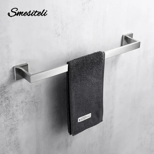 Ensemble de matériel de salle de bain en acier brossé – vue 2