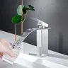 Salle de bains maison cascade lavabo en…