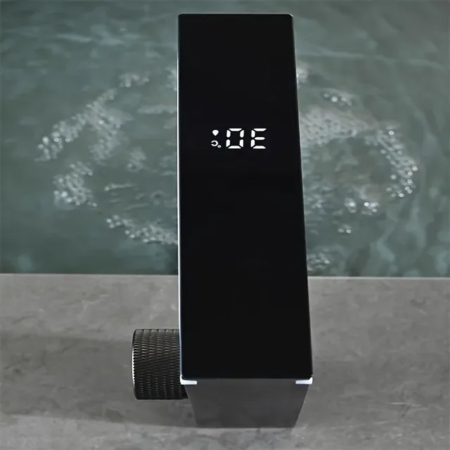 Robinet de lavabo de salle de bains à affichage numérique – vue 4