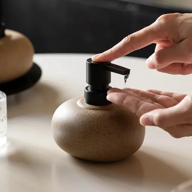 Bouteille de Lotion en céramique nordique – vue 3