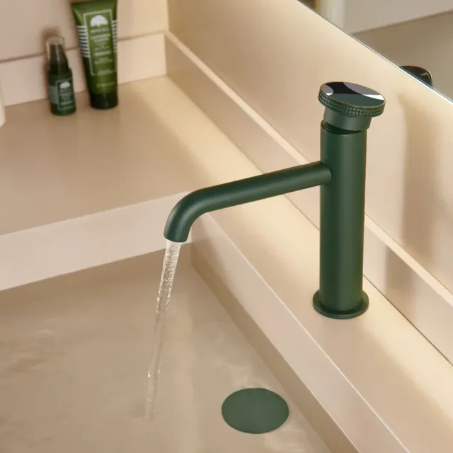 Robinet mitigeur d'eau chaude et froide – vue 2