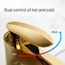 Robinet de lavabo en feuille d'érable dorée – vue 5
