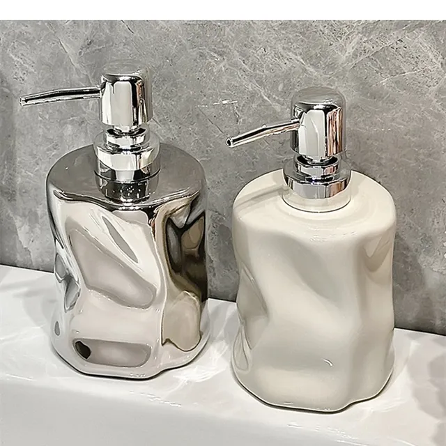 Bouteille de désinfectant pour les mains de luxe – vue 2