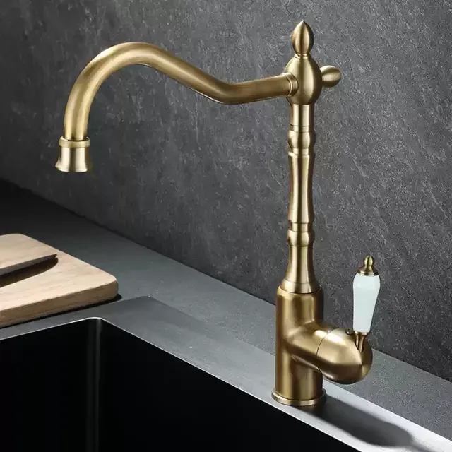 Robinet de cuisine Antique avec pistolet de pulvérisation – vue 6