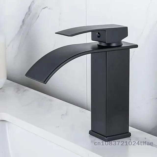 Robinet noir avec tuyau pour salle de bain Lababo – vue 2