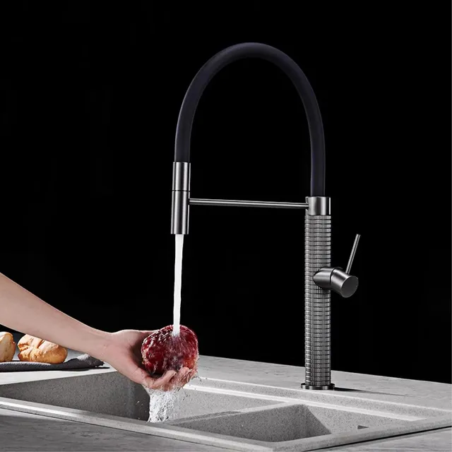 Robinet de cuisine de luxe en laiton brossé doré – vue 3