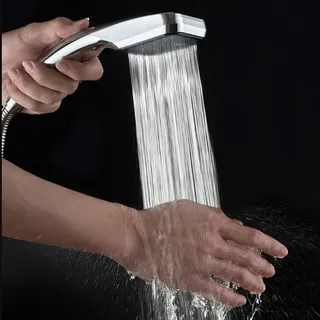 Pommeau de douche chromé à haute pression