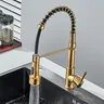 Robinet de cuisine en or brossé – vue 3