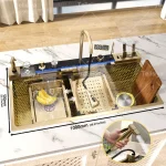 Évier de cuisine doré en acier inoxydable, sortie cascade multifonctionnelle, bouton de Piano à fente unique, affichage numérique