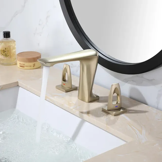 Mitigeur lavabo trois trous bec cascade double poignées… – vue 4