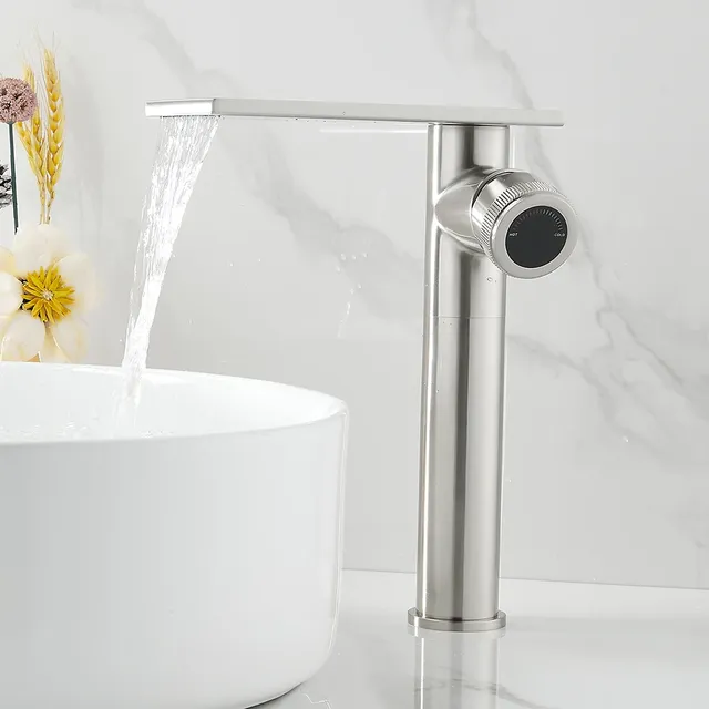 Robinet de lavabo cascade de salle de bains – vue 5