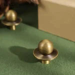Tinyexpiration-lèvent d&rsquo;armoire ronds en laiton bronze antique avec base, bouton monotrou rétro, quincaillerie de cuisine pour meubles Chi Board