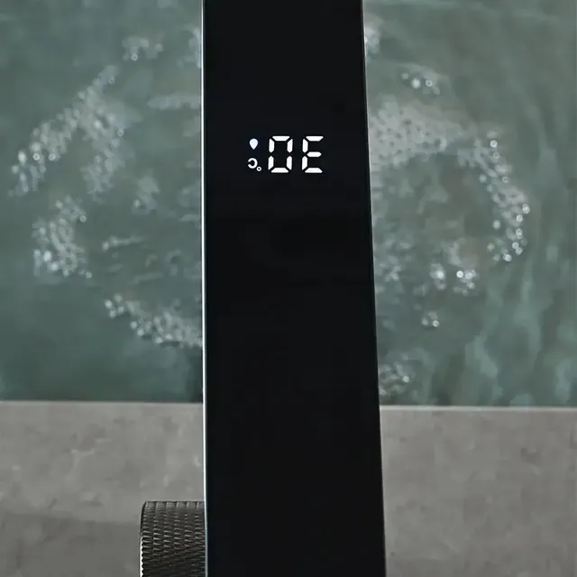Robinet de lavabo de salle de bains à affichage numérique – vue 3