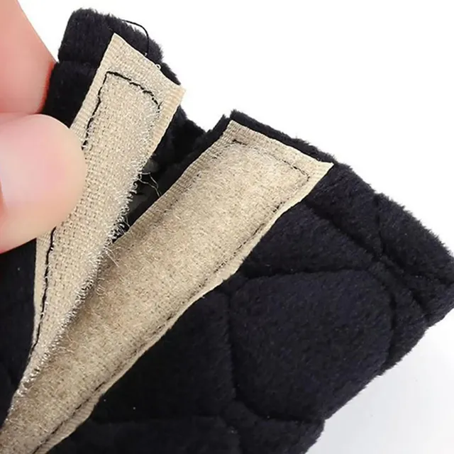 Juste de ceinture de sécurité de voiture en peluche souple – vue 4
