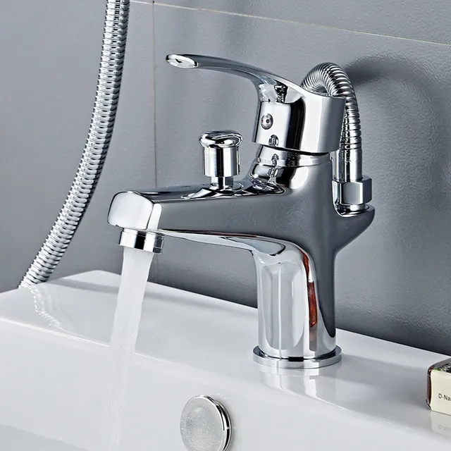 Ensemble de robinets de lavabo – vue 2