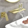 Robinet de lavabo de salle de bains cascade mural en… – vue 2