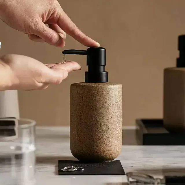 Bouteille de Lotion en céramique nordique – vue 4