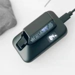 Chargeur batterie vélo dérailleur électronique SRAM RED ETAP AXS Eagle affichage numérique LED compact antidérapant plastique noir recharge rapide sécurisé