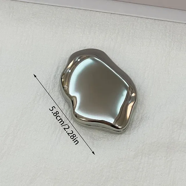 Miroir de maquillage portatif en forme de coeur – vue 2