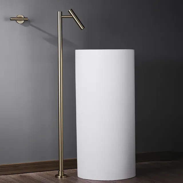 Lampadaire spot orientable métal finition laiton brossé…