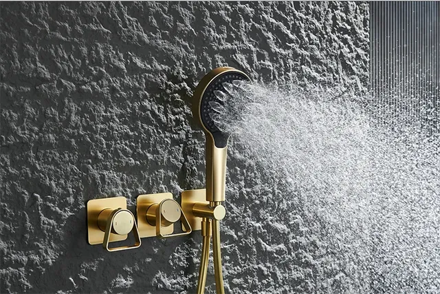 Ensemble de robinets de douche de salle de bains en or… – vue 3