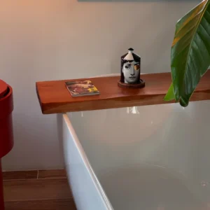 Rangement de baignoire en bois avec support de téléphone, organisateur d’essentiels de bain, planche de bain multifonction pour hôtels Rangement de baignoire en bois avec support de téléphone, organisateur d’essentiels de bain, planche de bain multifonction pour hôtels