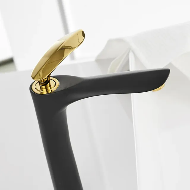 Robinets de lavabo de couleur blanche – vue 4