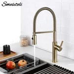 Robinets de cuisine en or brossé mitigeur de cuisine extractible eau chaude et froide robinet d&rsquo;eau à degré pivotant