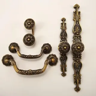 Boutons et poignées de meubles antiques Vintage