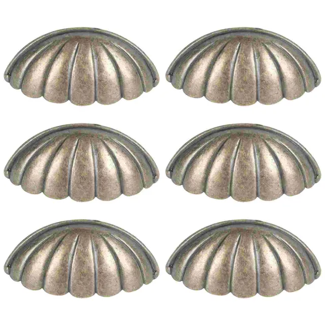 Lot six poignées coquille demi lune cannelées alliage…