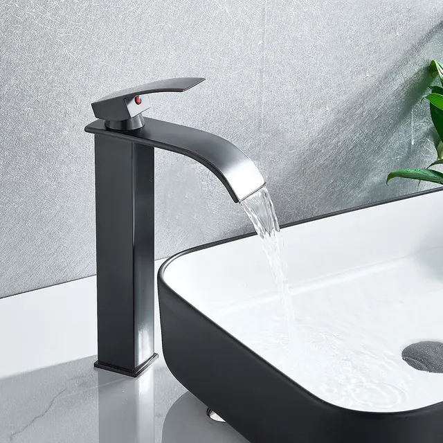 Lavabo cascade monté sur pont – vue 3